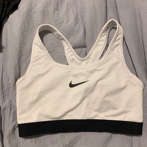 Nike sports bra bundle